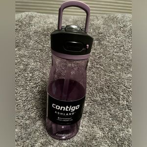 NWT Contigo purple 32 floz water bottle